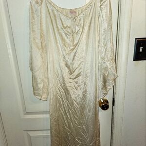 Vintage Maidenform Cream Nylon Nightgown with Luxurious Full-Length Design